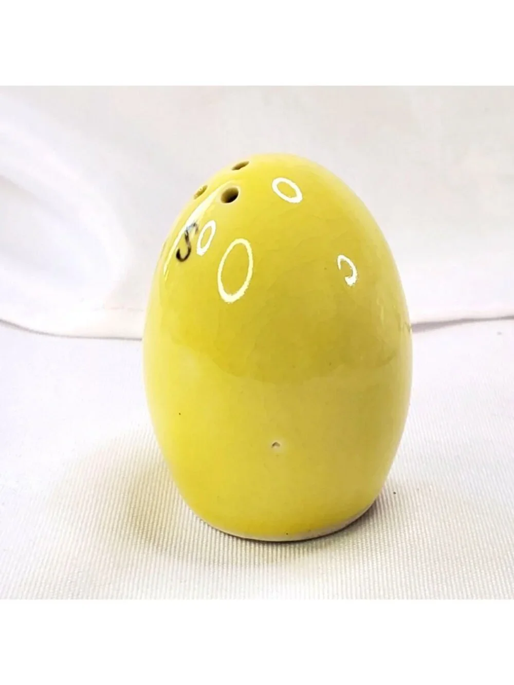 VTG Yellow Egg Ceramic Salt Shaker With Cork Stopper 2.25